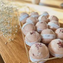 Load image into Gallery viewer, clay bather | petal